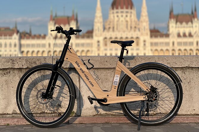Budapest: Historic Downtown ride on E-Bicycles Buda & Pest - Why an e-bike works so well in Budapest