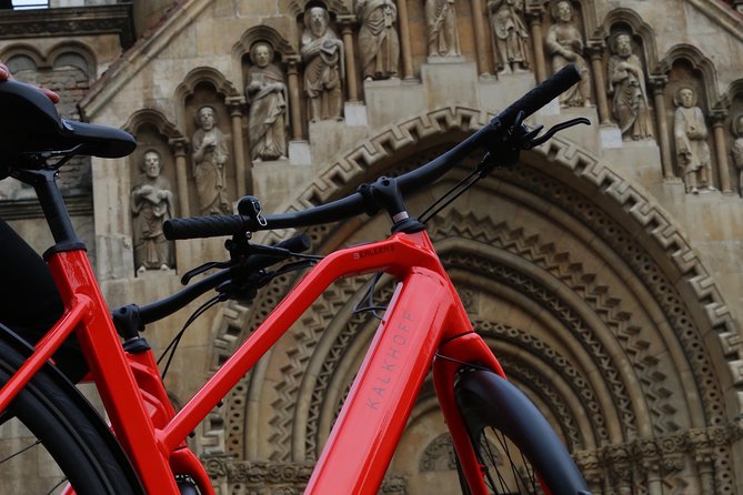 Budapest: Historic Downtown ride on E-Bicycles Buda & Pest - Heroes’ Square and the City Park
