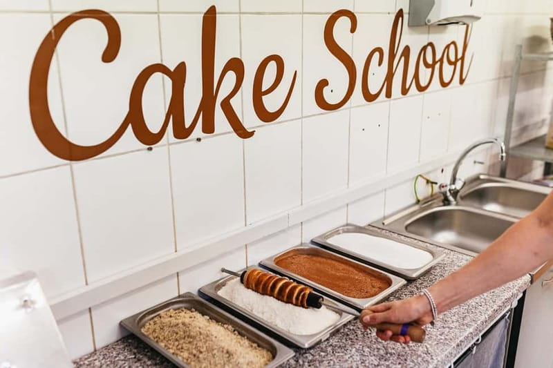 Budapest: Hungarian Chimney Cake Workshop in the City Center - Booking flexibility and practical details