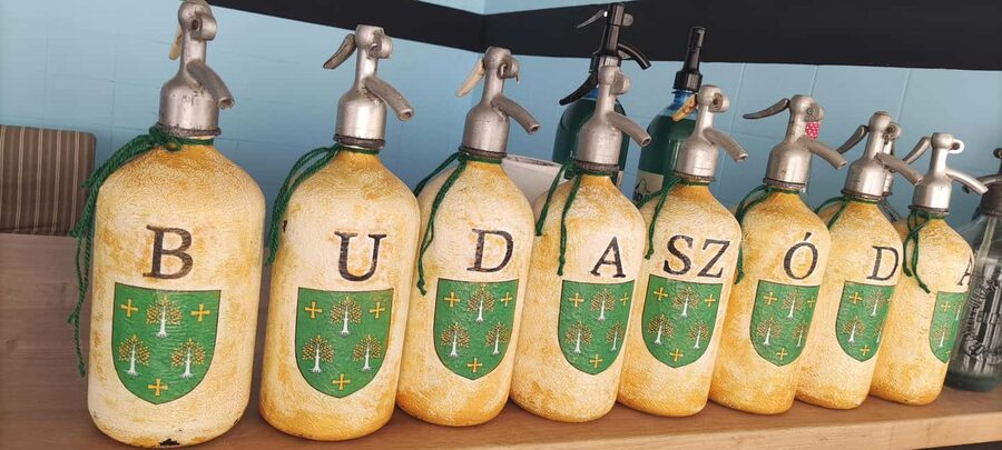 Budapest: Hungarian Cuisine in the Market Hall (german) - Unicum and homemade syrup at the finish