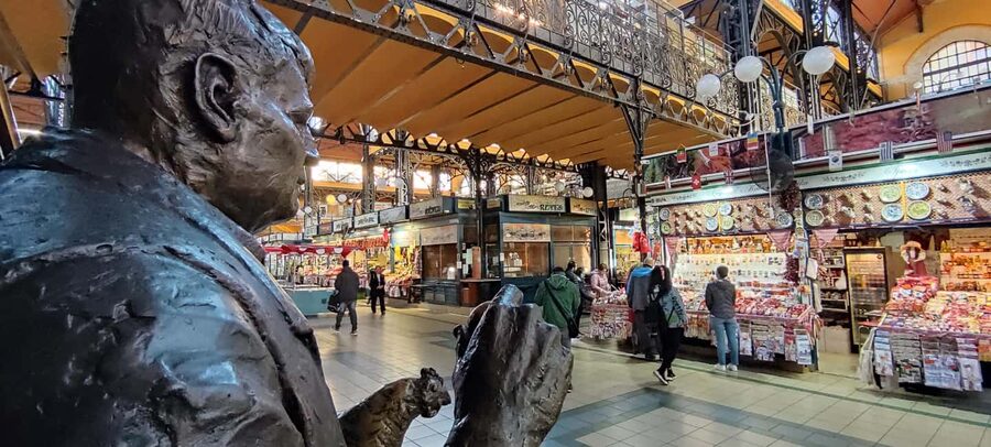 Budapest: Hungarian Cuisine in the Market Hall (german) - What you taste inside the market