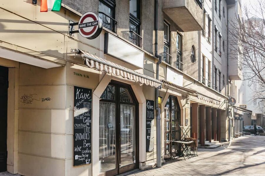 Budapest: Hungarian Wine Tasting with 7 Wines and Tapas - How the guided tasting works