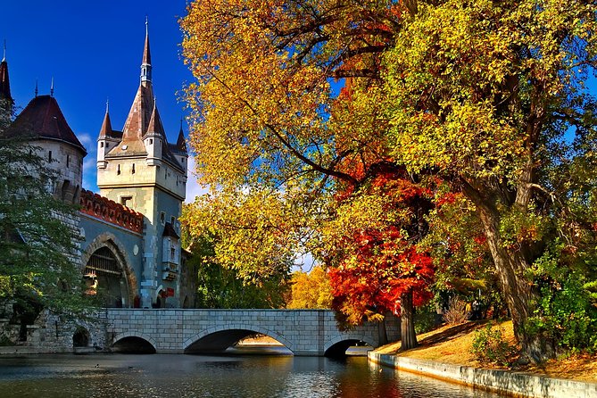Budapest in a Day Private Luxury Sightseeing Tour - Across the Chain Bridge to Buda Castle
