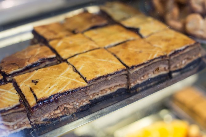 Budapest Jewish Cuisine & Culture Walk - Street art, cafés, and the neighborhood today