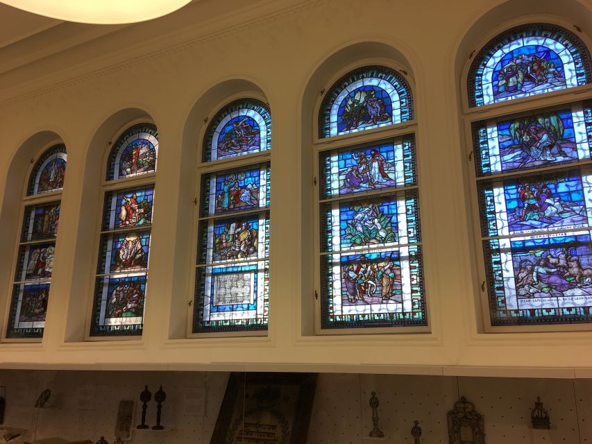 Budapest: Jewish Heritage Guided Tour with Synagogue Ticket - Two hours or four hours?