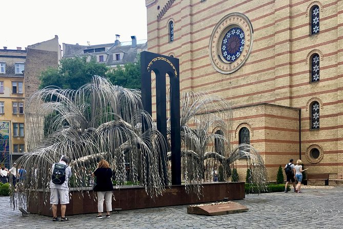Budapest Jewish Heritage: Synagogues, Shoes, Secrets & Flódni - Starting at Herzl Square and Dohány Street