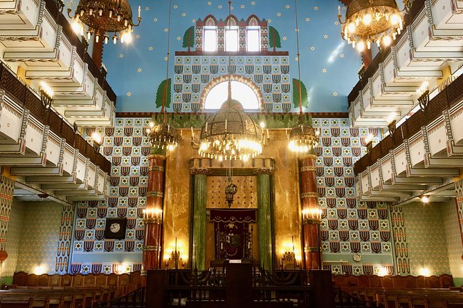 Budapest Jewish Heritage: Synagogues, Shoes, Secrets & Flódni - Kazinczy Street and Orthodox Budapest