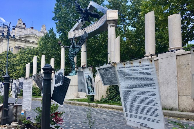 Budapest Jewish Heritage: Synagogues, Shoes, Secrets & Flódni - Finishing with flódni on Dohány Street