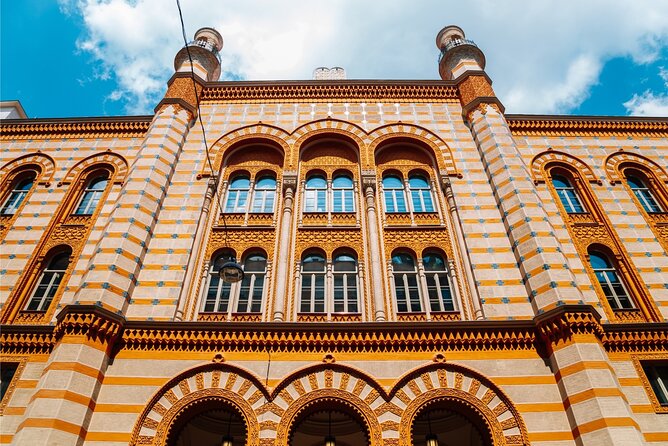 Budapest (Jewish Quarter) Scavenger Hunt and Self-Guided Tour - The character of Szimpla Ruin Pub