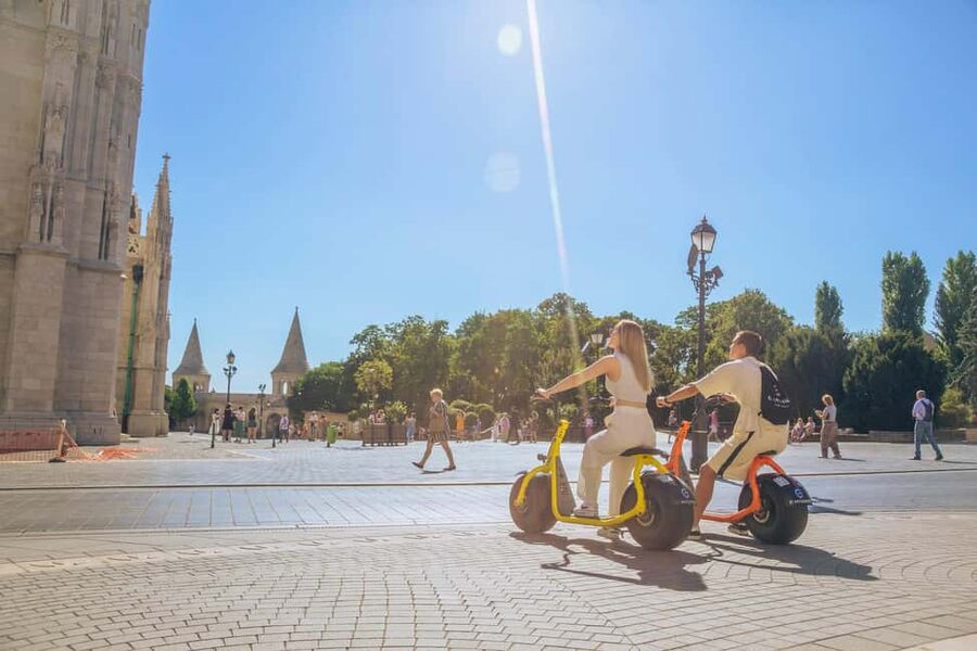 Budapest: MonsteRoller E-Scooter Tour - Safety, comfort, and group size