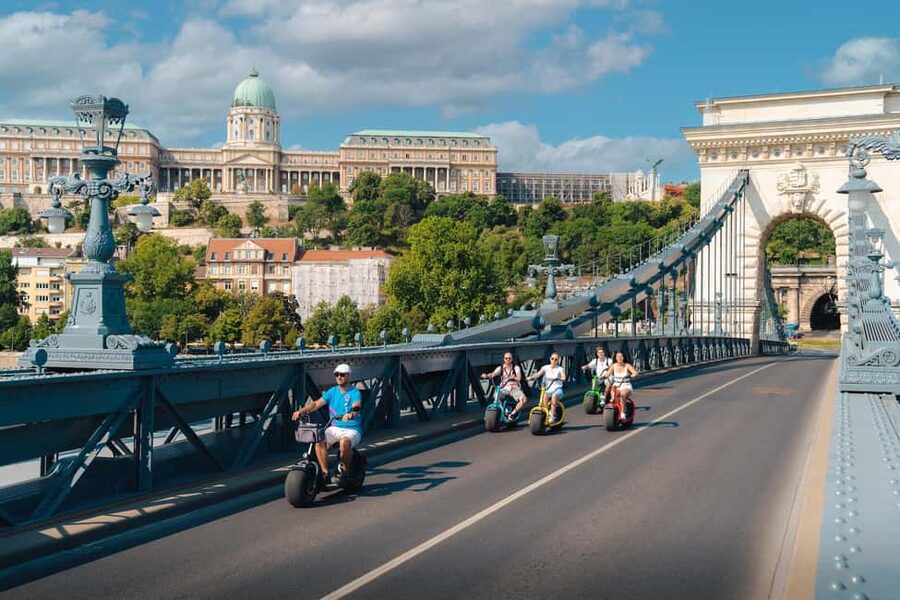 Budapest: MonsteRoller E-Scooter Tour - Choosing between the one-hour and four-hour options