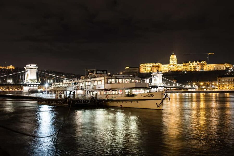 Budapest: New Year's Eve Party Cruise with Food & Live Show - Five courses, three menus, and a late-night buffet