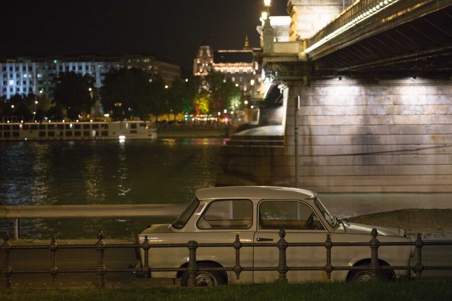 Budapest: Night Walking Tour with River Cruise and Wine - Why Budapest after dark works so well