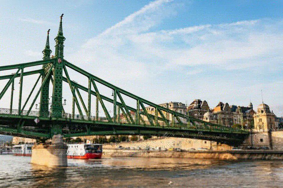 Budapest: Nighttime or Daytime Sightseeing Cruise - Is $14 good value?