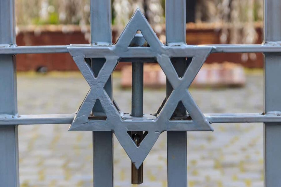 Budapest Old Jewish Quarter History Private Walking Tour - What $150 per person gets you