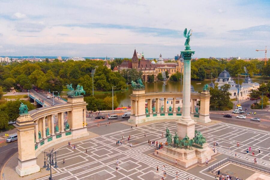 Budapest Old Town and Top Attractions Private Walking Tour - Who will get the most from this walk