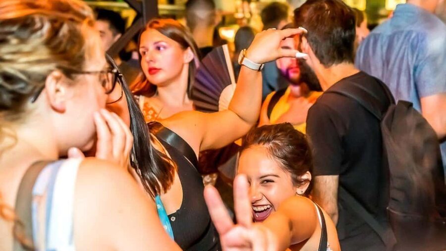 Budapest: Party District Bar-Hop with 2hr Unlimited Drinks - Should you book this Budapest bar-hop?