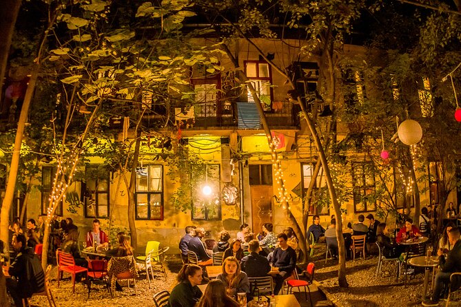 Budapest Party District Bar-Hop with 2hrs Unlimited Drinks - The two-hour unlimited-drinks question