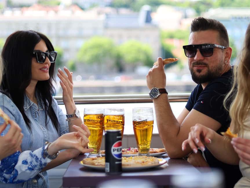 Budapest: Pizza Cruise - Parliament, the cruise’s headline view