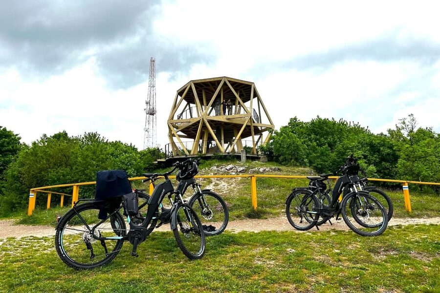 Budapest: Premium E-Bike Rental - Staff service and bike condition