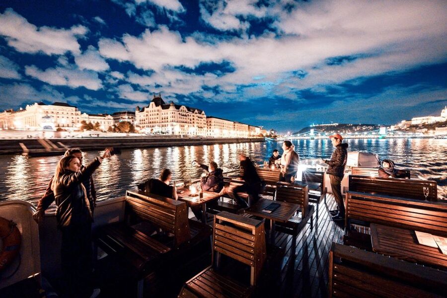Budapest: Premium Sightseeing Cruise with Tokaj Frizzante - Margaret Bridge, Buda Castle, and Fisherman’s Bastion