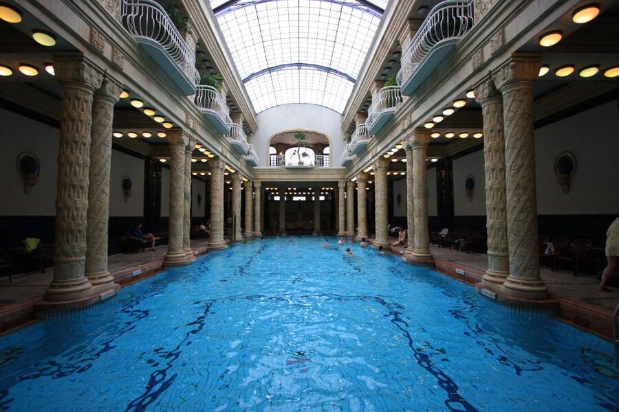 Budapest: Private 3-hour Guided City Tour by Bus - Heroes’ Square and City Park