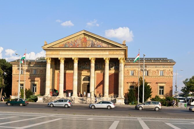 Budapest Private 4 Hour City Tour Experience with a car / van - Key points at a glance
