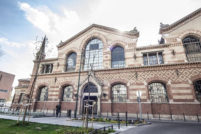 Budapest Private 4 Hour City Tour Experience with a car / van - Gellért Hill and the final city view
