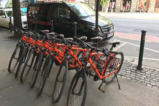 Budapest: Private Adventure Sightseeing Bicycle Tour - What the private format adds