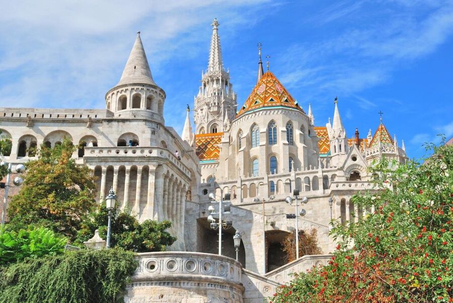 Budapest: Private City Tour with Local Guide - Starting in Pest and crossing into Buda