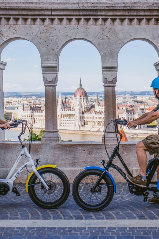 Budapest: Private Customizable Tour in French - Timing, walking, and accessibility