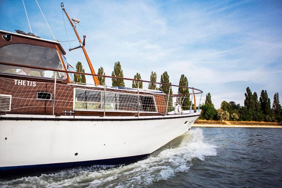 Budapest: Private Danube Yacht Cruise with Welcome Drink - Practical details before you book