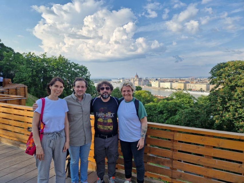 Budapest: private deluxe tour with a native, in Spanish - The Jewish quarter and Budapest’s many layers