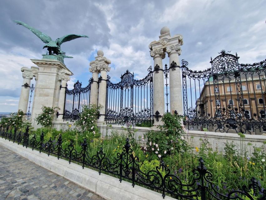 Budapest: private deluxe tour with a native, in Spanish - Heroes’ Square and City Park