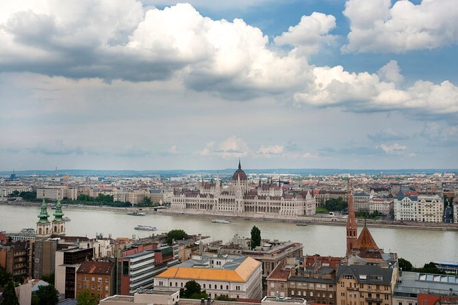 Budapest Private Full Day City Sightseeing Tour Walking or by Car - The essential points at a glance