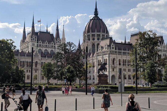 Budapest Private Full Day City Sightseeing Tour Walking or by Car - Starting with St. Stephen’s Basilica and modern Hungarian memory