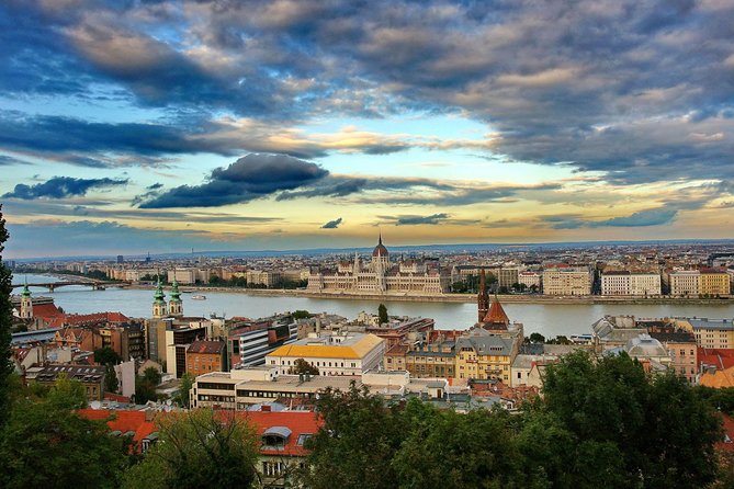 Budapest Private Full Day City Tour with a comfortable air -conditioned car - From Erzsebet Square to the Parliament riverfront