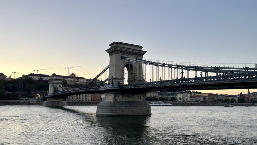 Budapest: Private Sightseeing Tour by car - A smart first look at Budapest