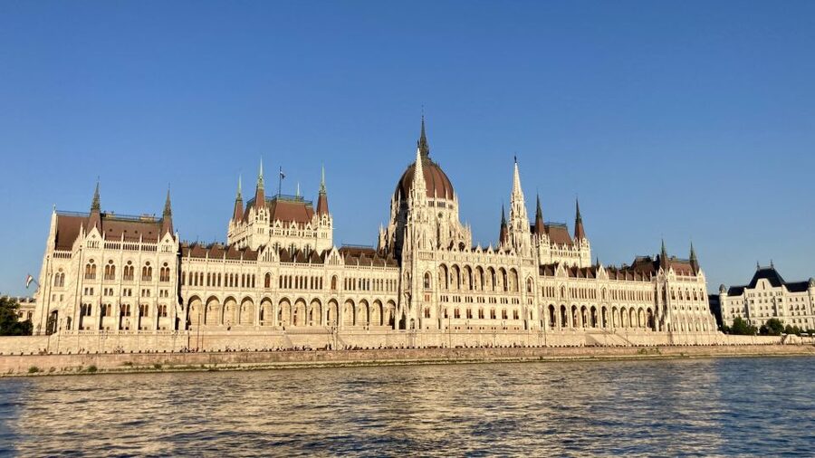 Budapest: Private Sightseeing Tour by car - Central Pest in short, useful stops