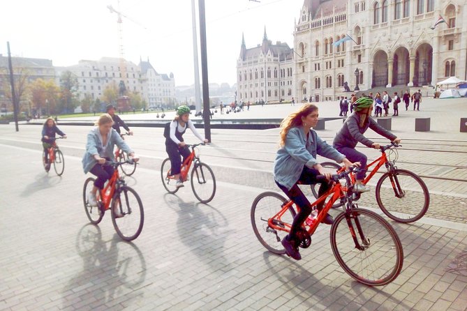 Budapest relaxed bicycle tour at sunset - Margaret Island, the tour’s breathing space