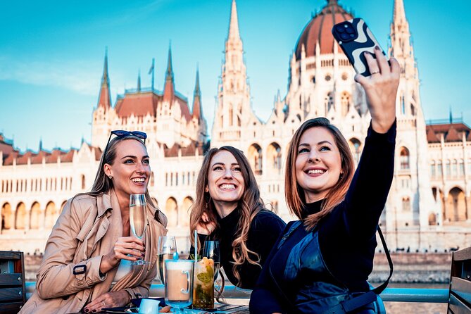 Budapest River Cruise with 1 Free Tokaj Frizzante and Audio Guide - What the welcome drink adds to the experience