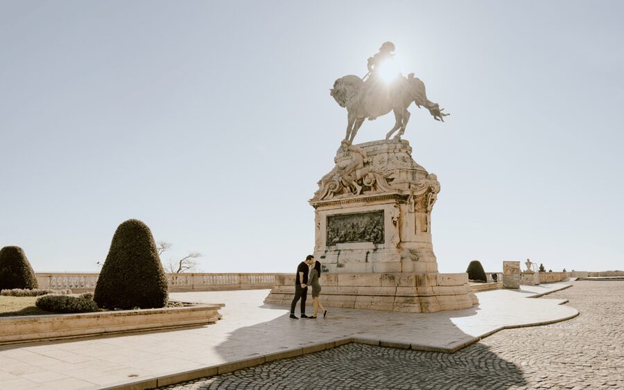 Budapest: romantic photoshoot at Buda's iconic sightseeings - The cherry blossom detail and seasonal character