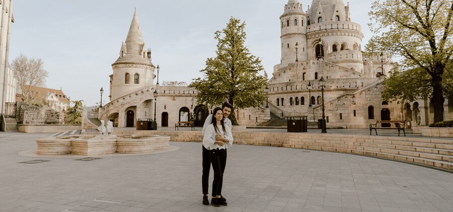 Budapest: romantic photoshoot at Buda's iconic sightseeings - What you receive after the 45-minute session