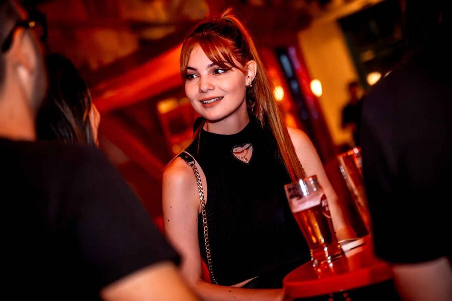 Budapest: Ruin Bar Pub Crawl with Entry Tickets - Key points at a glance