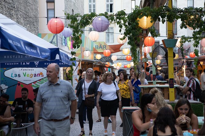 Budapest Ruin Bars Evening Walking Tour with Drinks & Snacks - Starting at the Dohány Street Synagogue