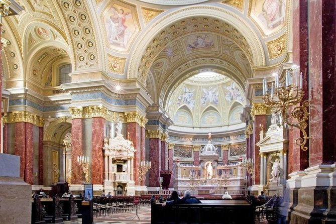 Budapest: Saint Stephen's Basilica Tour - A small group makes the explanations easier