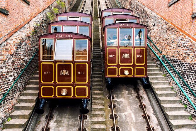 Budapest Scavenger Hunt and Highlights Self Guided Audio Tour - Szabadság tér and the Chain Bridge lions