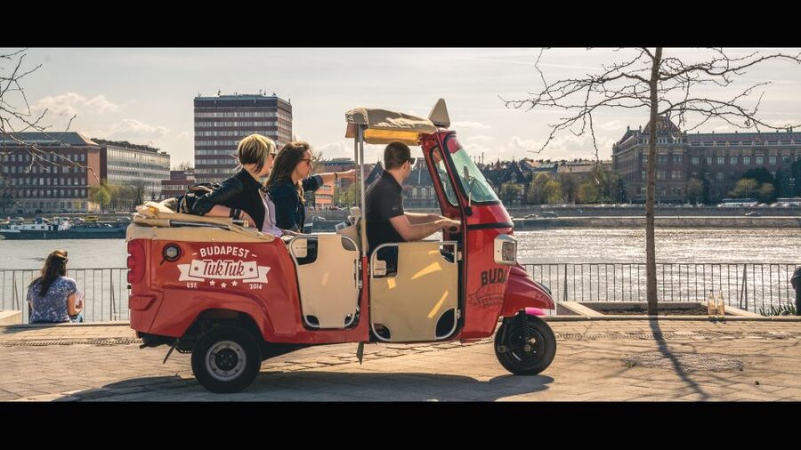 Budapest: Scenic Tuk Tuk Tour - A fast first look at Budapest from the tuk tuk