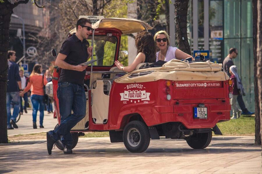 Budapest: Scenic Tuk Tuk Tour - Gellért Hill, the Citadel, and the city view