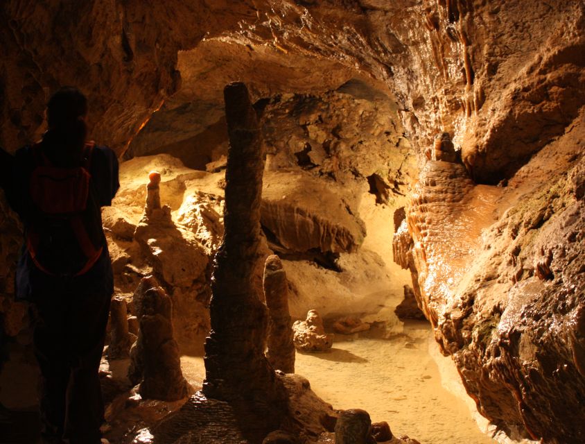 Budapest: Semlő-hegyi & Pál-völgyi Caves Guided Walking Tour - What to wear and carry underground